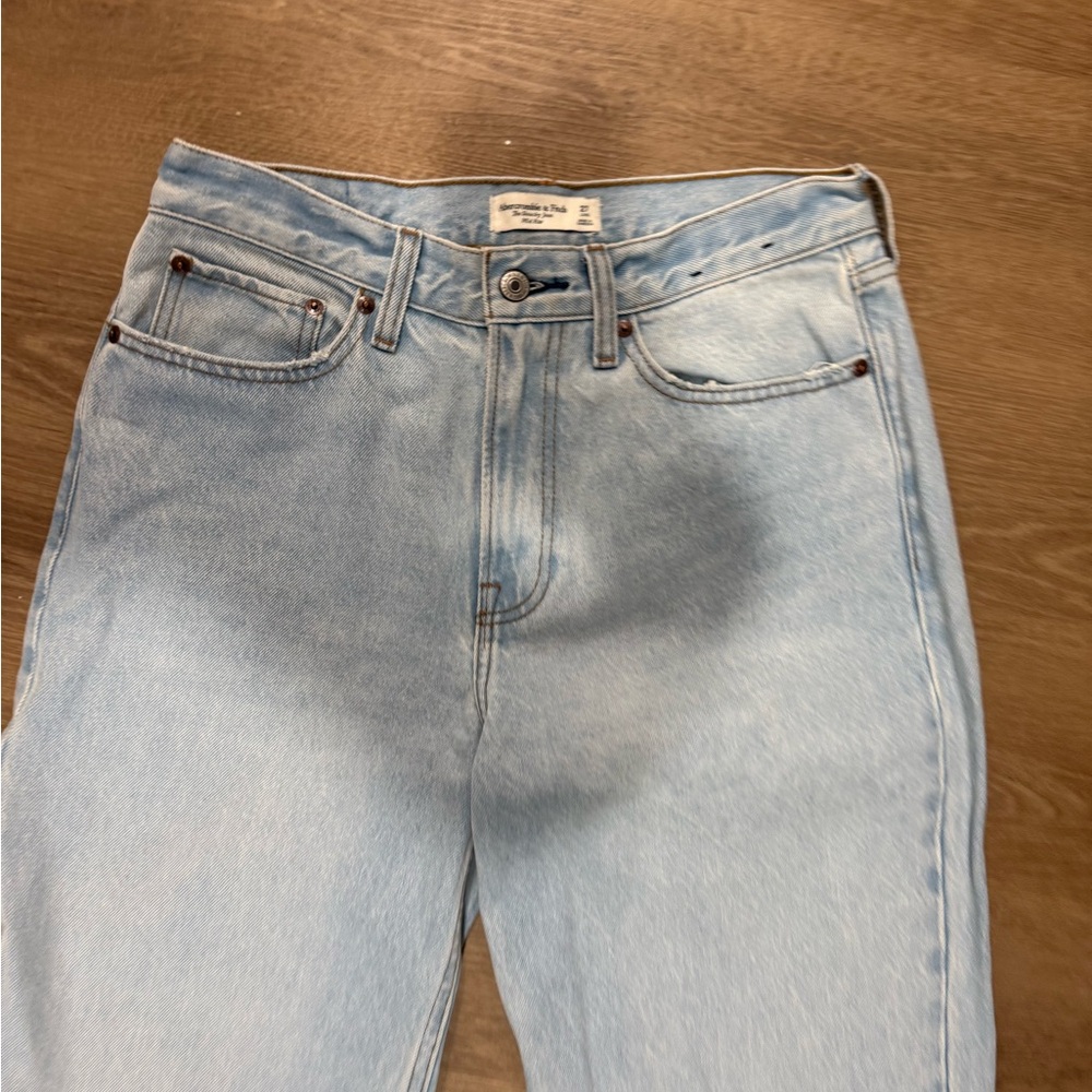 NEW ABERCROMBIE AND FITCH jeans size 4 - Picture 11 of 14